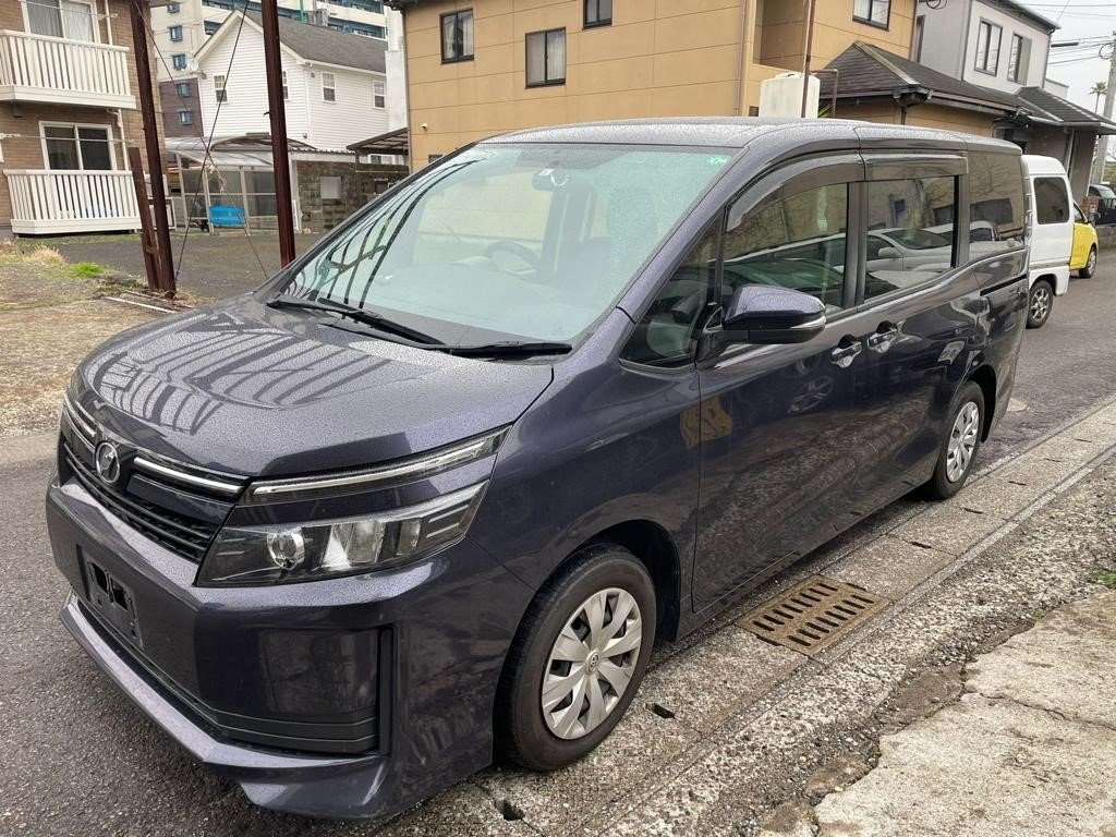 2016 Toyota Voxy
