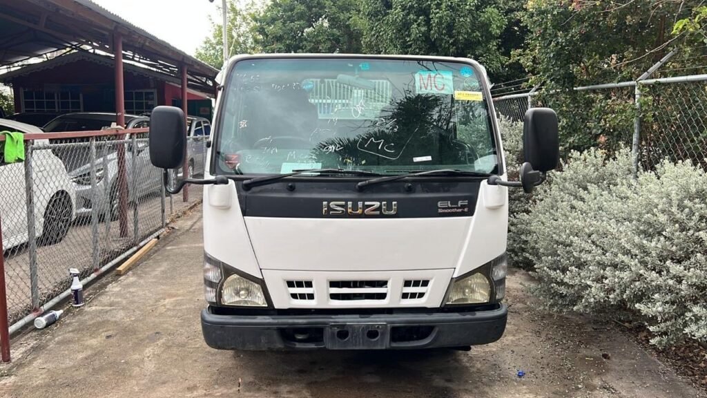 2004 Isuzu Elf
